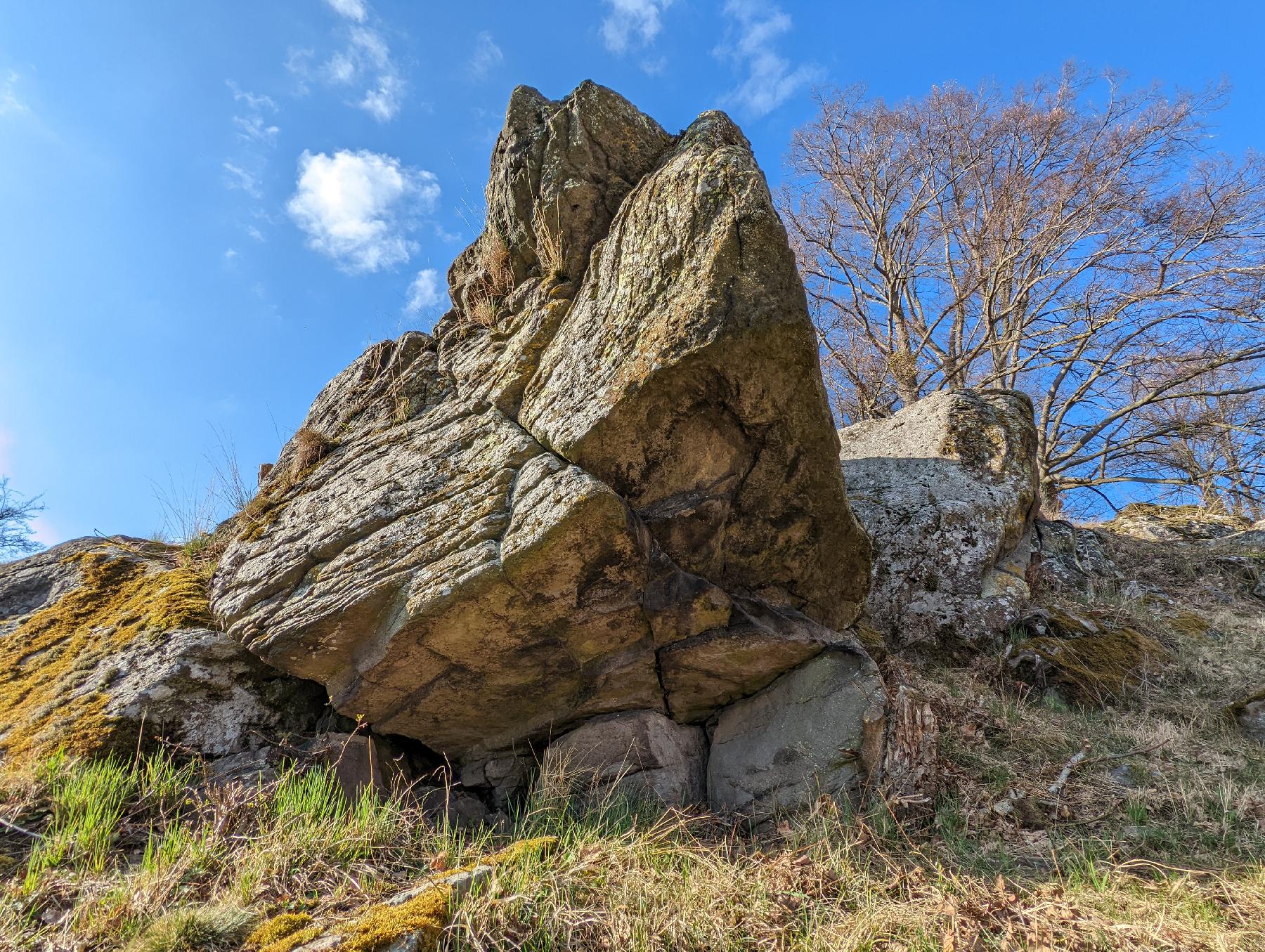 Felsen Heidbergfelsen in Lauterbach-Sickendorf